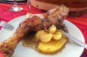 Lechazo castellano con patatas panaderas - Portada - A Tavola con il conte