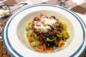 Foglie di pasta al ragù alla bolognesa - A Tavola con il Conte - Portada