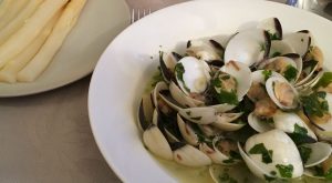 Almejas a la marinera - Portada - A tavola con il Conte