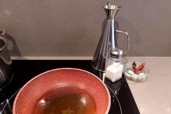 Tagliatelle al nero di seppia con gambas