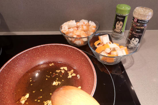 Tagliatelle al nero di seppia con gambas