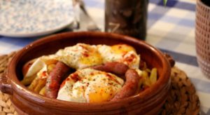 0. Huevos estrellados con salchichas - A Tavola con il Conte