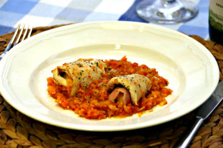 presentación original de la receta de Involtini di pollo, tacchino e formaggio