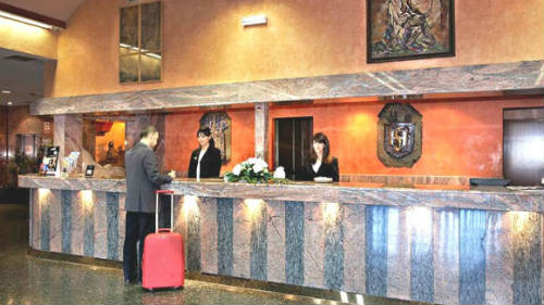 Recepción del hotel Ciudad de Burgos