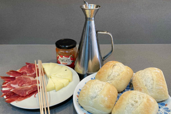 Ingredientes de la pulguita de jamón ibérico gourmet - La mesa del Conde