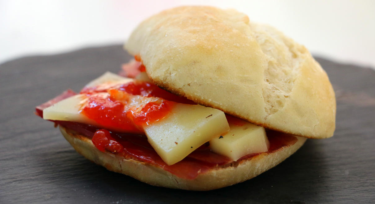 Pulguita de jamón ibérico goutmet - La mesa del Conde