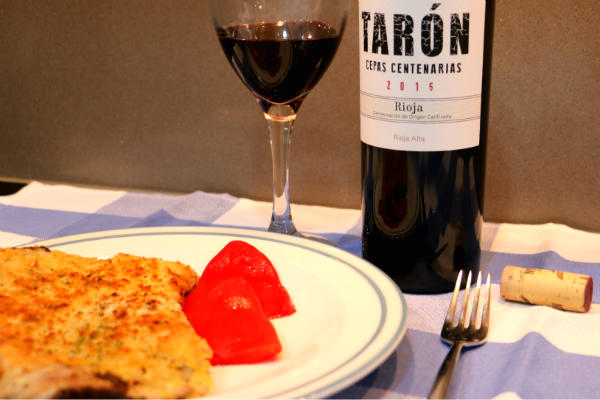 Cachopo de morcilla armonizado con el vino tinto Tarón - La mesa del Conde
