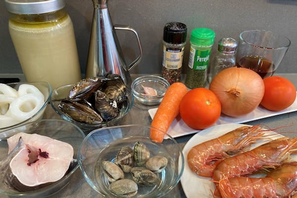Ingredientes de la sopa de pescado al estilo Siciliano - La mesa del Conde