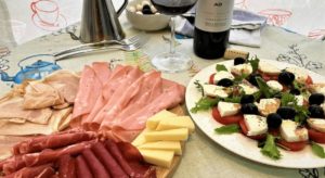 Aperitivo all'Italiana - La mesa del Conde