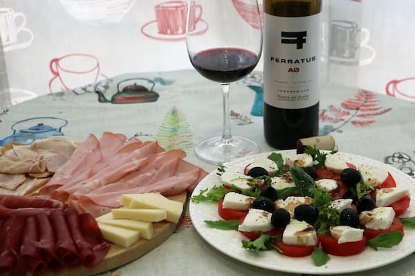 Presentación de nuestro aperitivio italiano - La mesa del Conde
