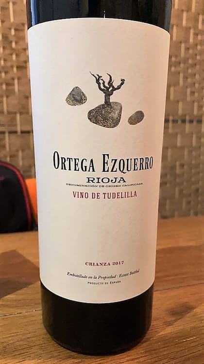 Botella de vino Crianza 2017 de bodegas Ortega Ezquerro - La mesa del Conde