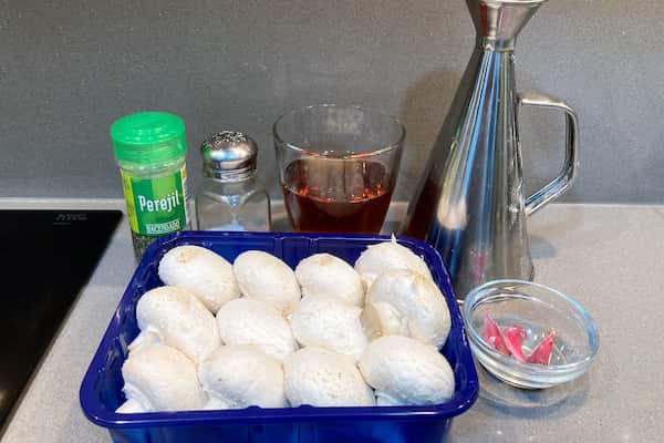 Ingredientes de los Champiñones en vinagre - La mesa del Conde