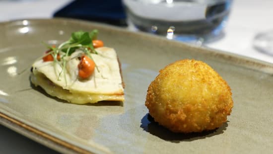 Croquetas de jamón con quesadilla de queso de tetilla - La mesa del Conde