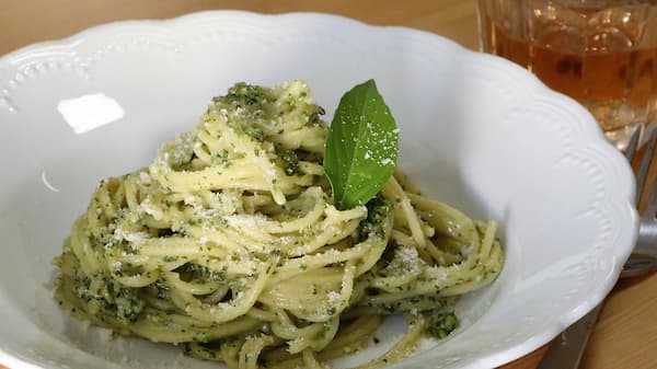 Presentación de estos Spaghetti al pesto genovese - La mesa del Conde