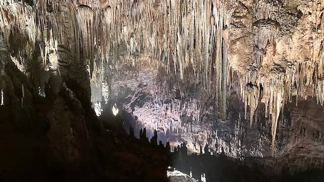 Interior de las cuevas de Valporquero de León - Imagen de Destino Castilla y León