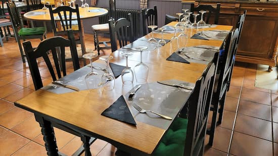 Mesa del salón comedor del Restaurante Las Rocas - La mesa del Conde