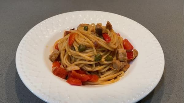 Presentación de Spaghetti allo Stocco - La mesa del Conde