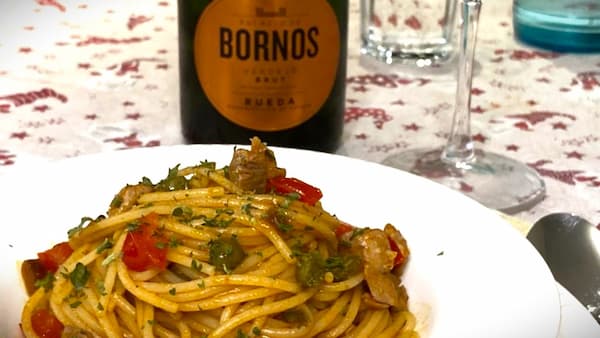 Armonía de los Spaghetti allo Stocco con un espumoso de Rueda Palacio de Bornos - La mesa del Conde