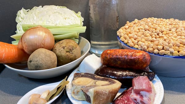 Ingredientes de nuestro cocido madrileño - La mesa del Conde