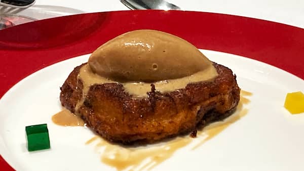 Torrija artesana con helado de café en el Restaurante Urrechu Velázquez - La mesa del Conde