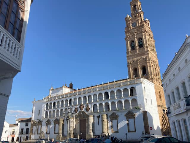 Colegiata de Santa María de la Granada - Destino y Sabor