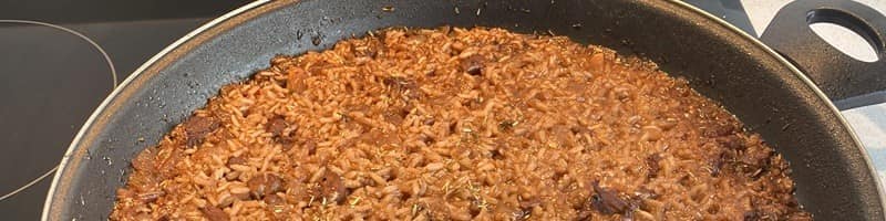 Arroz con pavo en paellera