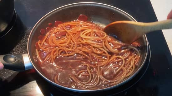 Homogenizar los Spaghetti Ubriachi - La mesa del Conde