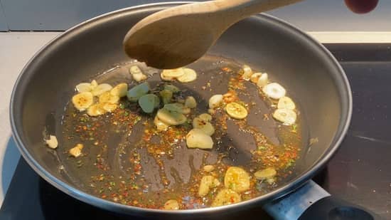 Añadir el perejil y el picante - La mesa del Conde