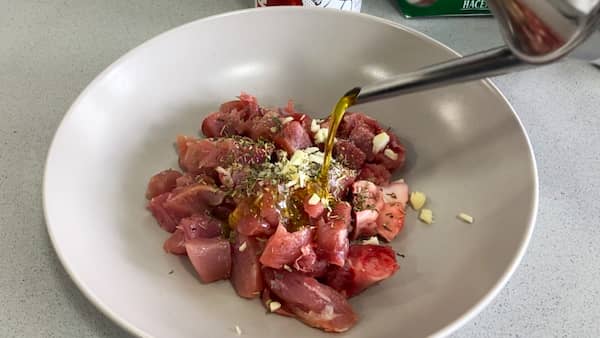 Marinar la carne con especias - La mesa del Conde