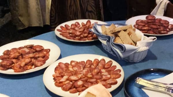 Tabla de embutidos de la gastronomía de Tras-Os-Montes - La mesa del Conde