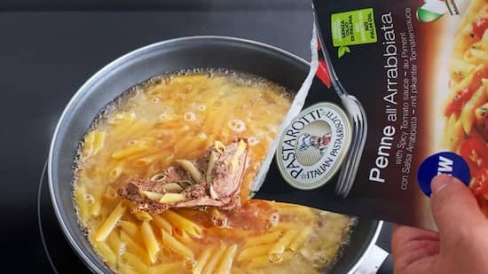 Añadir el producto directamente en el agua hirviendo - la mesa del Conde