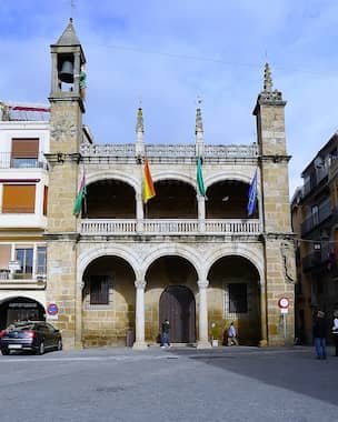 Ayuntamiento de Plasencia - Imagen cc Wikipedia