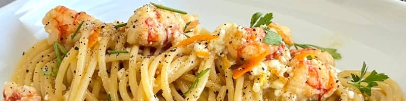 Spaghetti con ricotta y gambones