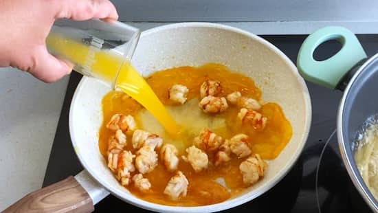 Se añade el zumo de la naranja - La mesa del Conde